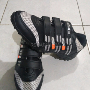 Sepatu Gowes Mtb Road Bike Tulisan Shimano Warna Hitam Kombinasi Putih Kuning Maroon Tokopedia