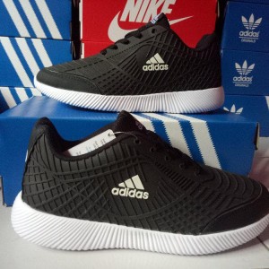 Sepatu Olahraga Adidas Bahan Karet Abu Abu Tokopedia
