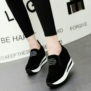 Sepatu Wanita Slip On Hitam Tokopedia