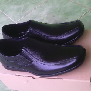Sepatu Pantofel Kulit Asli Sepatu Kantor Tokopedia