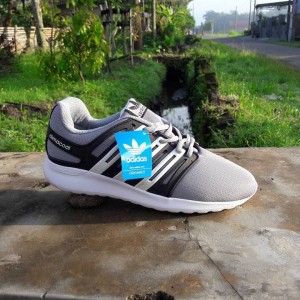 Sepatu Sport Adidas Climacool Abu Abu Casual Sport Pria Tokopedia