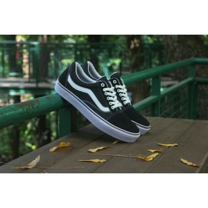 Sepatu Vans Casual Hitam Tokopedia