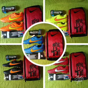 Paket Komplit Sepatu Bola Nike Size 39 43 Tokopedia