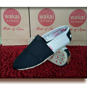 Sepatu Wakai Hitam Polos Tokopedia