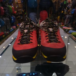 Sepatu Gunung Snta Bukan Consina Atau Eiger Tokopedia