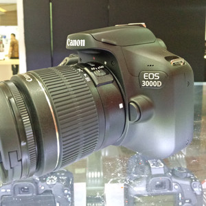 Canon Eos 3000d Kit 18 55mm Iii Kamera Dslr Black Garansi Resmi Tokopedia