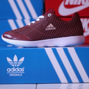 Sepatu Olahraga Adidas Bahan Karet Abu Abu Tokopedia
