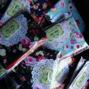 Jual Souvenir Pouch Dompet Kosmetik Murah Unik Souvenir Pernikahan Tokopedia