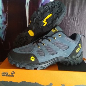 Sepatu Gunung Jack Wolfskin Hiking Snta Safety Boots Outdoor Tracking Sepatupria Bikers Sepatumurah Tokopedia