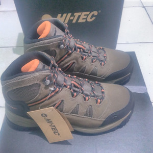 Hi Tec Bandera Lite Smokey Brown Light Taupe Burnt Orange Tokopedia