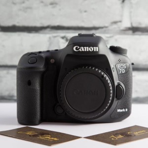 Joelcam Canon Eos 7d Body Only With Canon Bg E7 No Box Murah Tokopedia