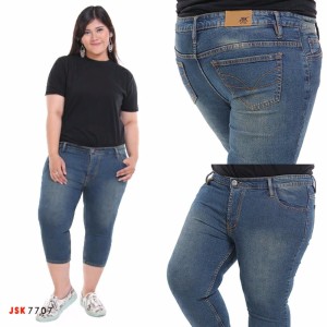 Celana Pendek Jeans Skinny Super Jumbo Wanita Size 39 42 Tokopedia
