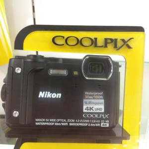 Nikon Coolpix W300 - Hitam