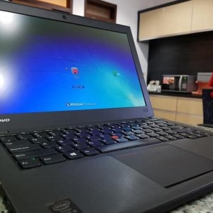 Laptop Ultrabook Lenovo Thinkpad X240 Ram 4gb Core I5 Haswell Baterai Awet Mulus Tokopedia