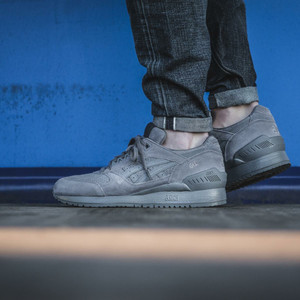 Sepatu Asics Gel Respector Carbon Tokopedia