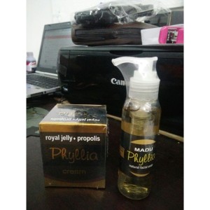 Phyllia Propolis Cream Original Kosmetik Jerawat Tokopedia