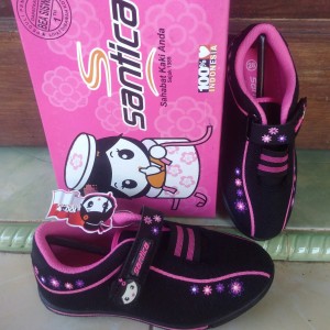 Sepatu Anak Perempuan Hitam Pink Original By Santica Michiko Sepatu Kets Tokopedia