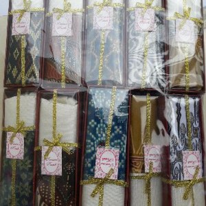 Souvenir Pernikahan Sarung Hp Box Tokopedia