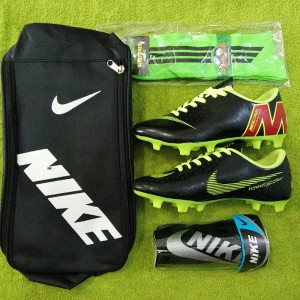 Paket Komplit Sepatu Bola Nike Size 39 43 Tokopedia