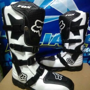Sepatu Trail Cros Hitam Tokopedia