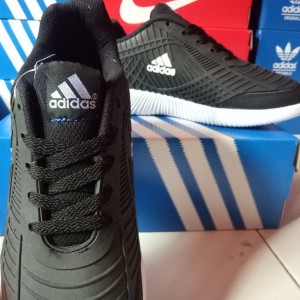 Sepatu Olahraga Adidas Bahan Karet Biru Navy Tokopedia