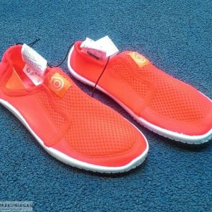 Sepatu Pantai Sepatu Snorkeling Subea 100 Aquashoes Tokopedia