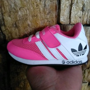 Sepatu Sekolah Anak Bervarian Sd Paud Tk 123456 Tahun Tokopedia