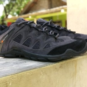 Sepatu Tracking Karimor Sepatu Naik Gunung Outdoor Tokopedia