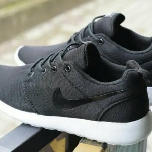 Nike Roshe Run Sepatu Running Tokopedia