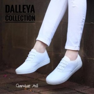Sepatu Sneakers Polos Wanita Tokopedia