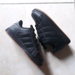 Sepatu Adidas Sekolah Sb Sepatu Adidas Kids Sepatu Full Black Sepatu Warna Hitam Sepatu Untuk Pramuka Sepatu Anak Paud Tk Sd Smp Tokopedia