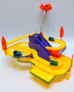 mainan kereta track racer best buy indonesia mainan kereta track racer best buy indonesia