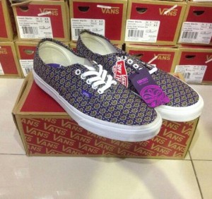 jual jual sepatu vans authentic liberty floral navy 100 original jual jual sepatu vans authentic liberty floral navy 100 original