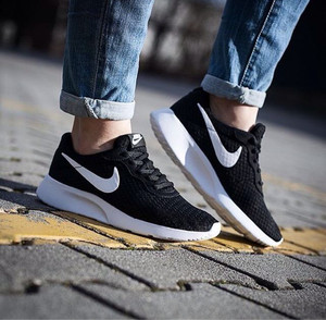 nike tanjun with jeans nike tanjun with jeans
