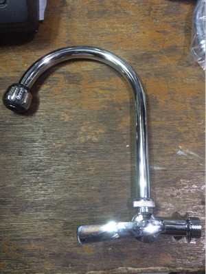 Jual kran  cuci  piring  angsa tembok engkol model toto 