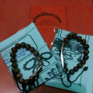 gelang kayu gaharu merah