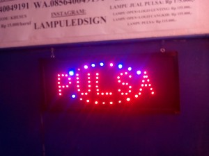 Tulisan Lampu Led Sign PULSA MERAH TERANG - LIKE RUNNING TEXT