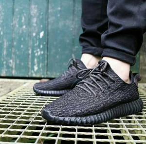 Sepatu Adidas Yeezy Black ( Best Seller !!! )