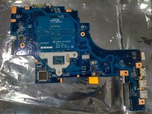 Jual Motherboard Toshiba Satellite C55d B Zkwae La B302p Rev 1 0 Kota Medan Bengkelnotebook Tokopedia