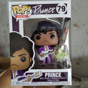 VINYL FIGURE w//Protector Case Funko POP Rocks ~ PRINCE PURPLE RAIN #79