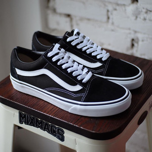 harga vans black shoes