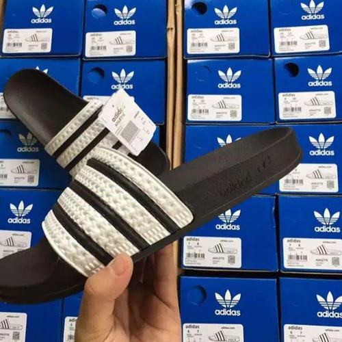 Foto Produk SENDAL ADIDAS ADILETTE dari DEFENDER. ID