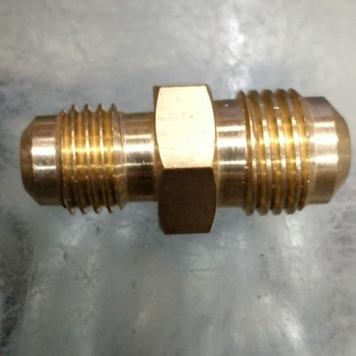 Foto Produk Dobel Nepel 1/4 SAE X 3/8 SAE - Kuningan / Double Nipple dari PUTRA MANDIRI HYDRAULIC