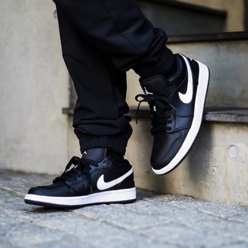 nike air jordan 1 low black and white