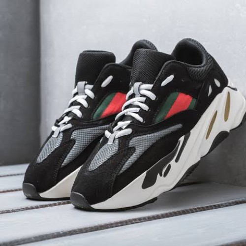 yeezy 700 x gucci