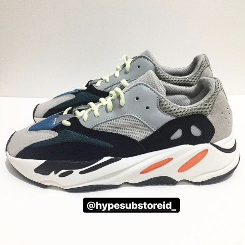 yeezy 700 wave runners