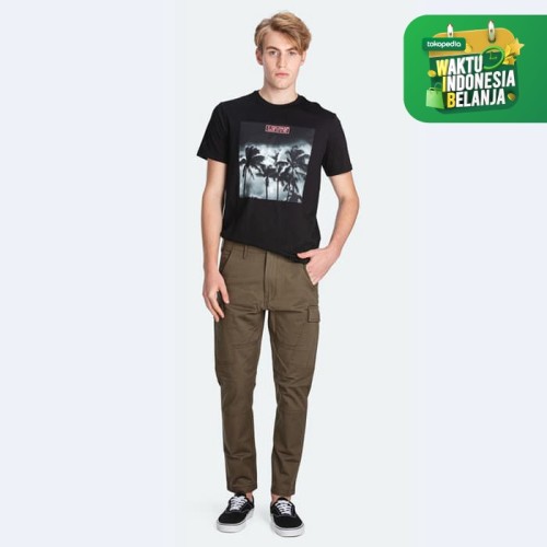 Foto Produk Levi's Lo-Ball Cargo T3 Olive Night Str Twill Sj G (75755-0002) - 36 dari Levi's Official
