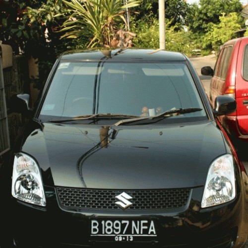 Foto Produk Black Suzuki Swift ST '08/09 M/T dari Springraphic