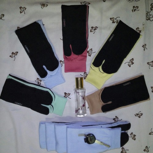 Foto Produk kaos kaki jempol telapak hitam warna warni GROSIR dari lancar usaha jaya