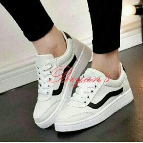 Foto Produk SEPATU KETS VANS LE23 PTH REPLIKA dari Bryans Shoes 1